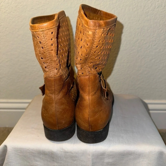 Steve Madden Perforated Hole Booties Buckle Size 7.5 Cognac Ankle Shoe - Picture 6 of 11